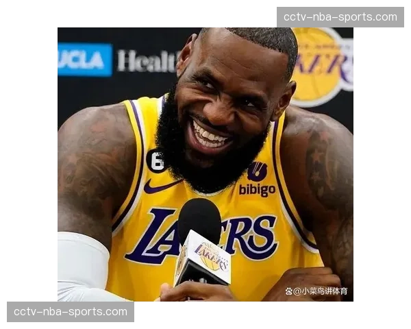 湖人防守端采用自由人战术 詹姆斯解读边线球成功制造失误 湖人防守端采用自由人战术 詹姆斯解读边线球成功制造失误